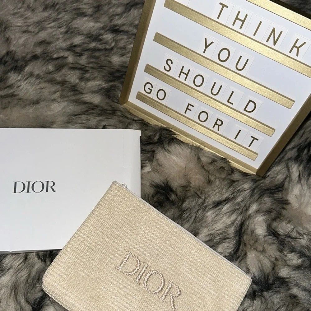 Dior Raffia Pouch - Picture 2 of 4